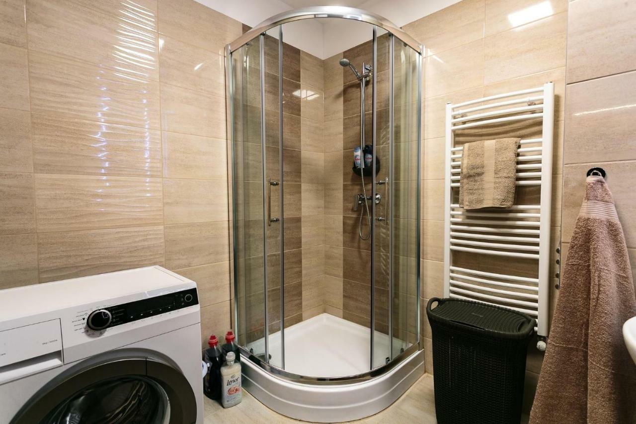 Doczy Private Apartment Debrecen Luaran gambar